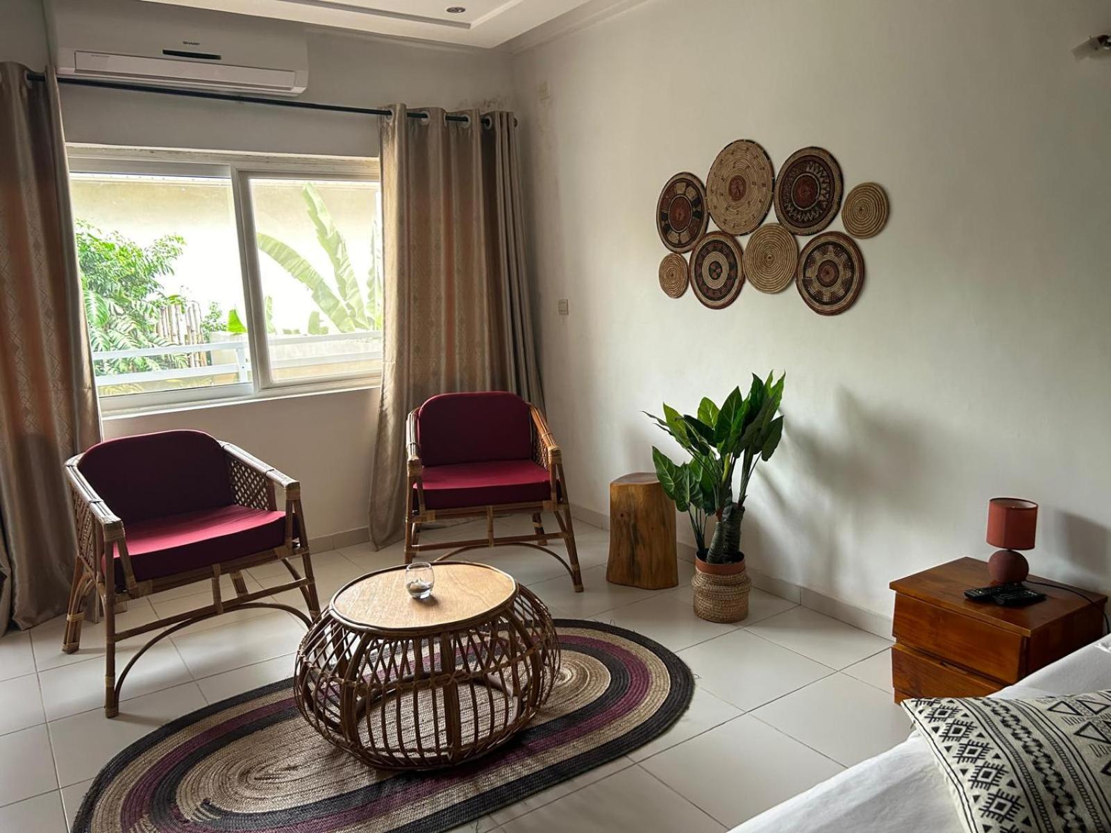L'Oasis Guesthouse Cotonou Exterior photo